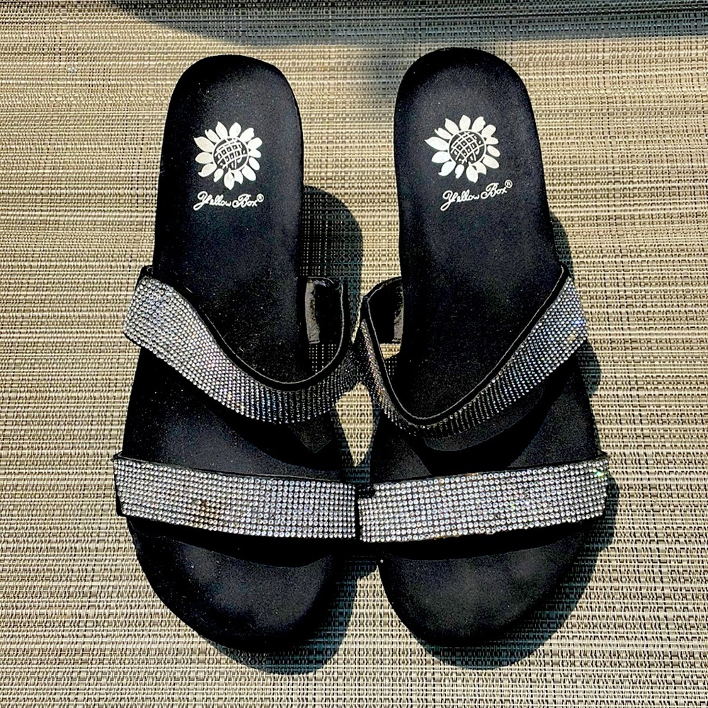 Yellow Box size 8 Rhinestone 2 strap Summer Sandals